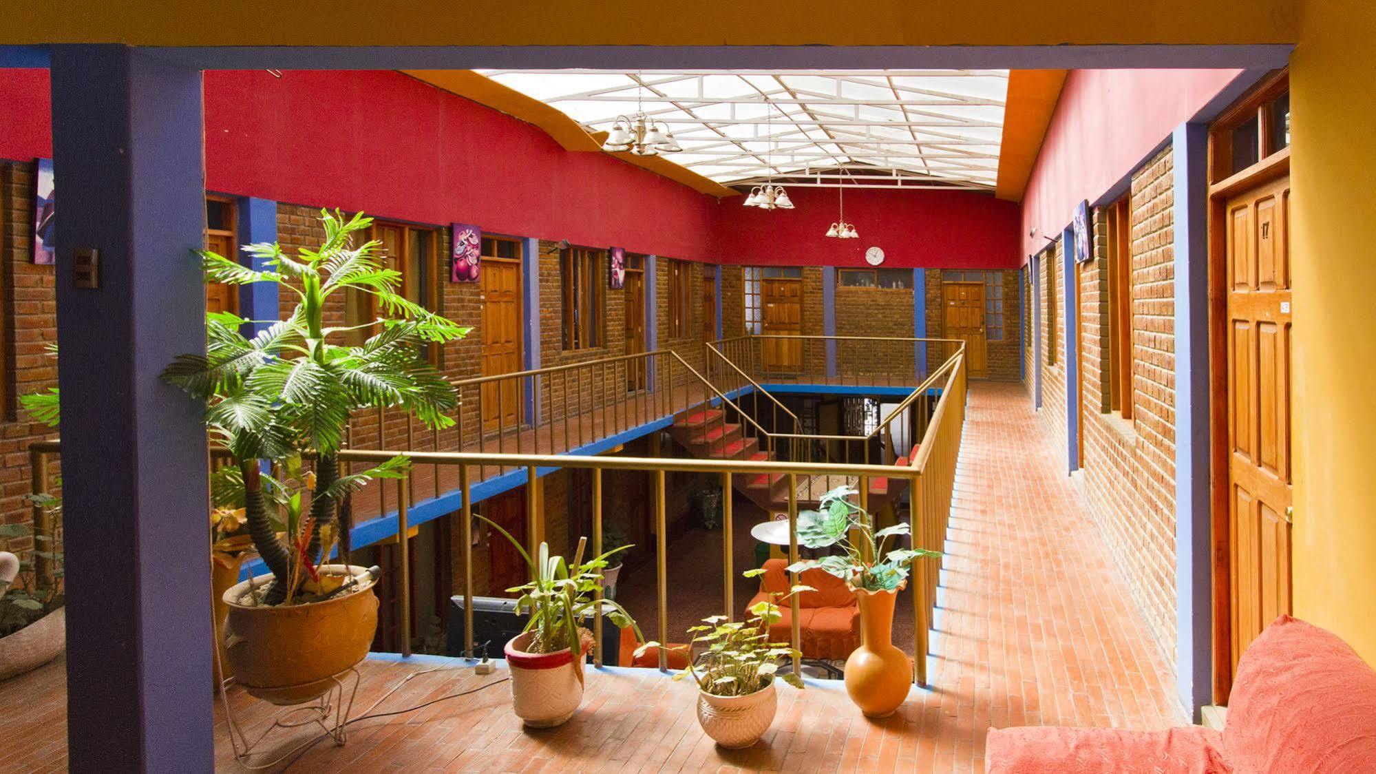 Tonito Hotel อูยูนี ภายนอก รูปภาพ